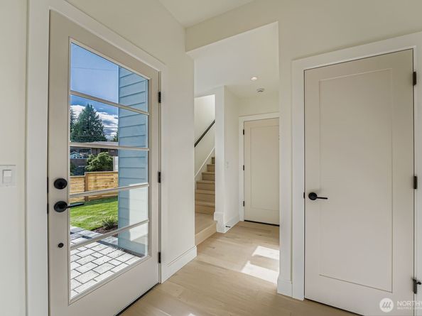 8800 41st Avenue SW, Seattle WA 98136