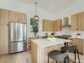 8800 41st Avenue SW, Seattle WA 98136
