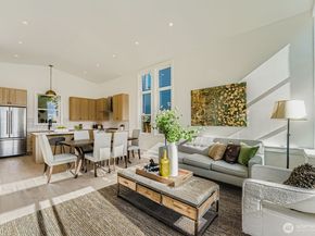 8800 41st Avenue SW, Seattle WA 98136