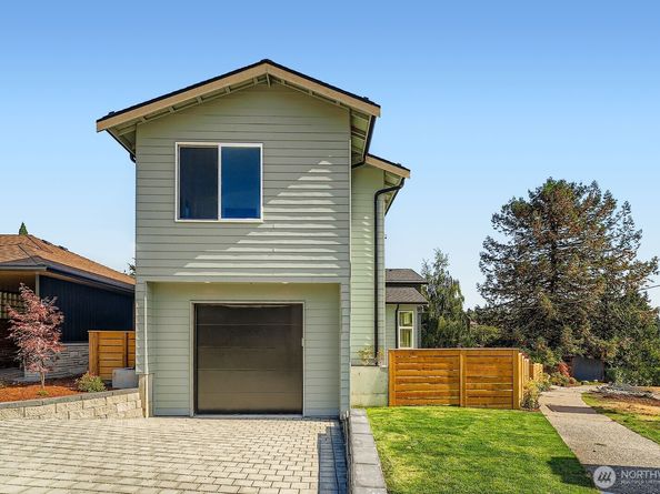 8800 41st Avenue SW, Seattle WA 98136