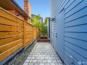 8800 41st Avenue SW, Seattle WA 98136