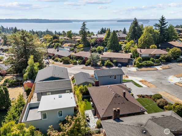 8800 41st Avenue SW, Seattle WA 98136