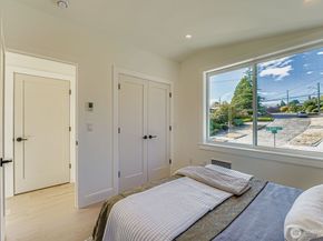 8800 41st Avenue SW, Seattle WA 98136