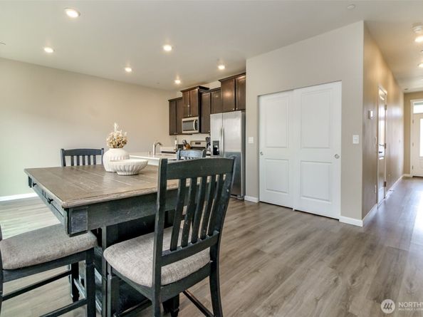 106 McNeal Avenue, Bremerton WA 98312