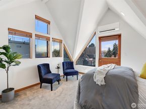 2425 N 75th Street, Seattle WA 98103
