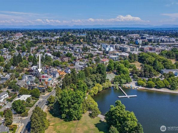 2425 N 75th Street, Seattle WA 98103