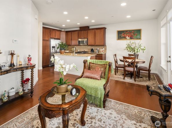 1411 NE Hickory Lane, Issaquah WA 98029