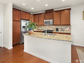 1411 NE Hickory Lane, Issaquah WA 98029