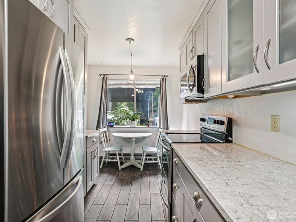 280 NW Newport Way B14, Issaquah WA 98027