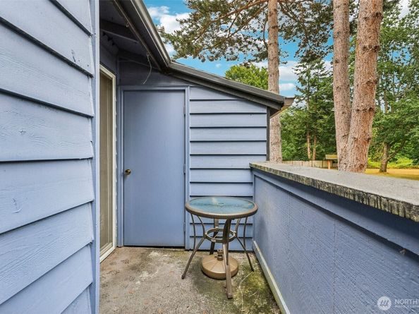 280 NW Newport Way B14, Issaquah WA 98027