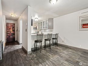 280 NW Newport Way B14, Issaquah WA 98027