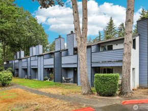 280 NW Newport Way B14, Issaquah WA 98027