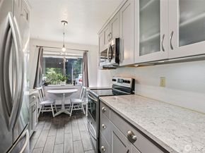 280 NW Newport Way B14, Issaquah WA 98027