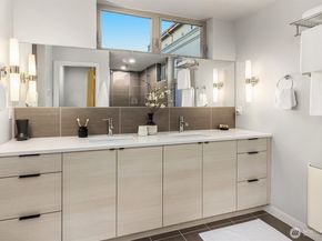 724 Belmont Place E, Seattle WA 98102