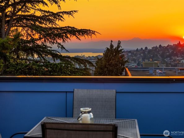 724 Belmont Place E, Seattle WA 98102