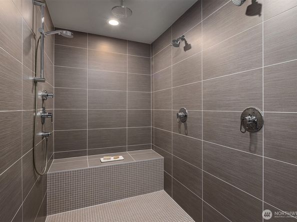 724 Belmont Place E, Seattle WA 98102