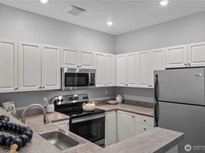 2414 1st Avenue 319, Seattle WA 98121