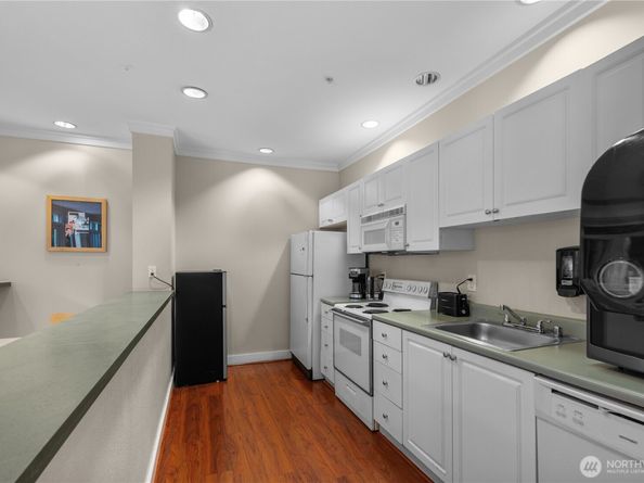 2414 1st Avenue 319, Seattle WA 98121