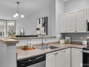 2414 1st Avenue 319, Seattle WA 98121