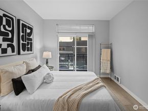 2414 1st Avenue 319, Seattle WA 98121