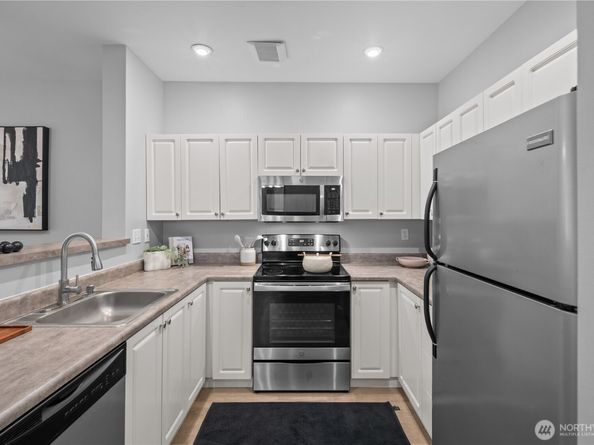 2414 1st Avenue 319, Seattle WA 98121