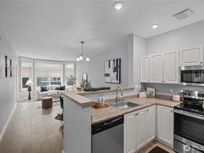 2414 1st Avenue 319, Seattle WA 98121