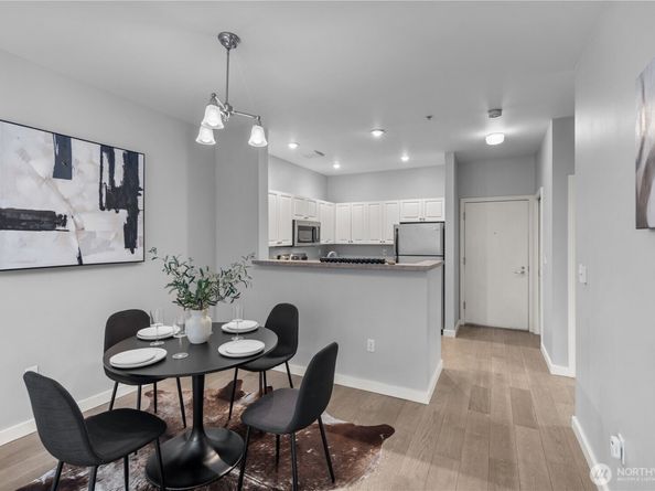 2414 1st Avenue 319, Seattle WA 98121