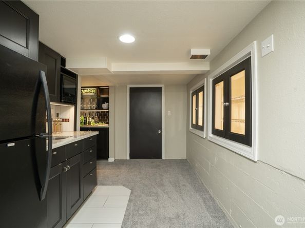 4040 32nd Avenue SW, Seattle WA 98126