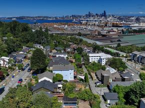 4040 32nd Avenue SW, Seattle WA 98126