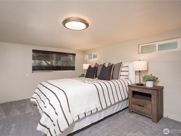 4040 32nd Avenue SW, Seattle WA 98126