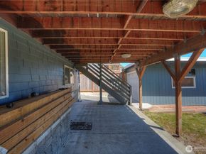 4040 32nd Avenue SW, Seattle WA 98126