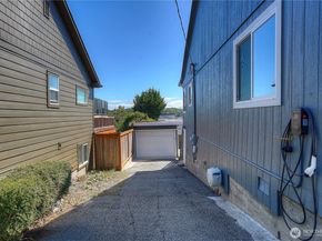 4040 32nd Avenue SW, Seattle WA 98126