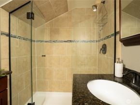 4040 32nd Avenue SW, Seattle WA 98126