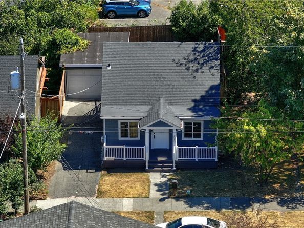 4040 32nd Avenue SW, Seattle WA 98126