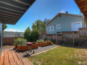 4040 32nd Avenue SW, Seattle WA 98126