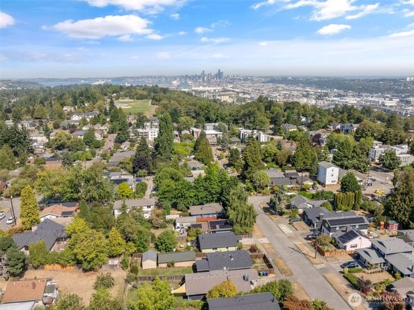 7917 10th Avenue SW, Seattle WA 98106