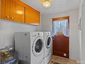 7917 10th Avenue SW, Seattle WA 98106