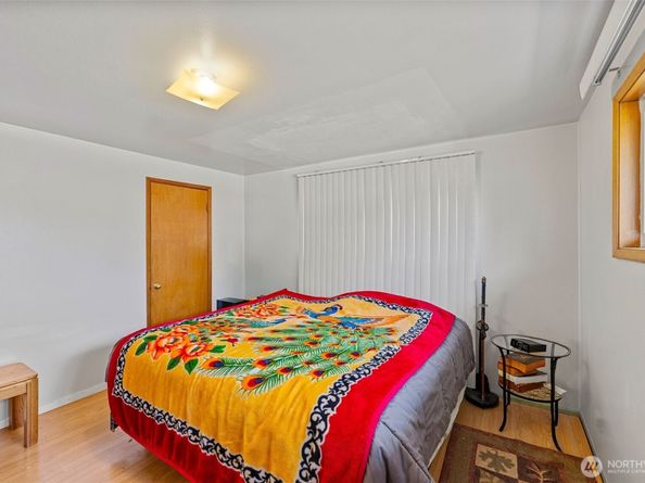 7917 10th Avenue SW, Seattle WA 98106