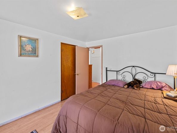 7917 10th Avenue SW, Seattle WA 98106