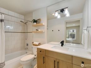 3202 SW Avalon Way 102, Seattle WA 98126