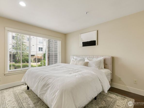 3202 SW Avalon Way 102, Seattle WA 98126