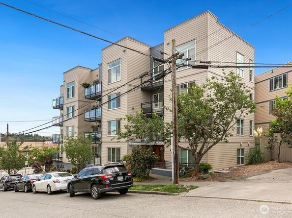 3202 SW Avalon Way 102, Seattle WA 98126