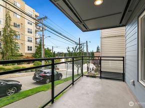 3202 SW Avalon Way 102, Seattle WA 98126