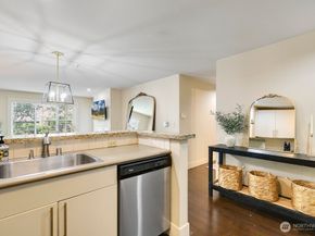 3202 SW Avalon Way 102, Seattle WA 98126