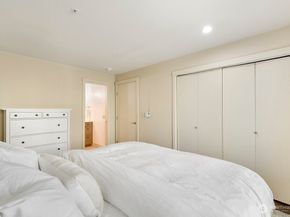 3202 SW Avalon Way 102, Seattle WA 98126