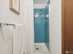 7064 35th Avenue NE 23, Seattle WA 98115