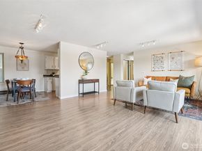 7064 35th Avenue NE 23, Seattle WA 98115
