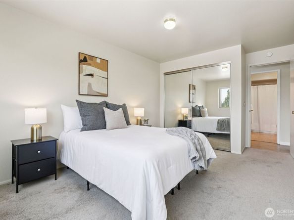 7064 35th Avenue NE 23, Seattle WA 98115
