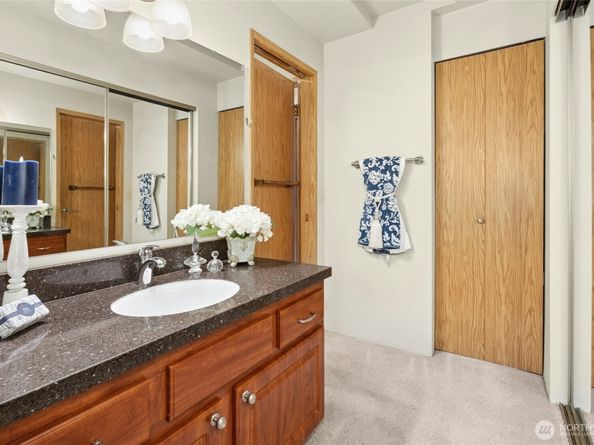 12371 SE 41st Lane, Bellevue WA 98006