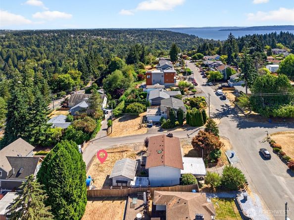 16059 9th Avenue SW B, Burien WA 98166